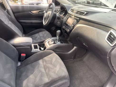 Used 2015 Nissan Rogue SV w/ SV Premium Package image 7