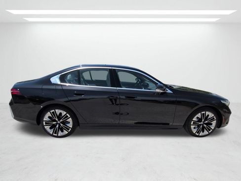 New 2027 BMW 530i RWD image 3