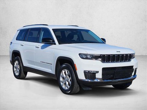 Used 2023 Jeep Grand Cherokee L Limited image 3