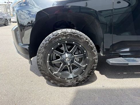 Used 2020 Chevrolet Silverado 1500 High Country w/ Technology Package AWD/4WD image 4