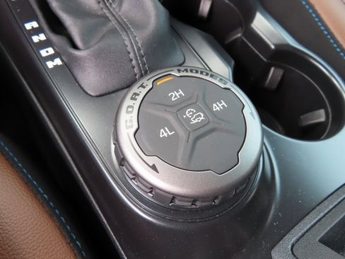 Used 2024 Ford Bronco Outer Banks image 21