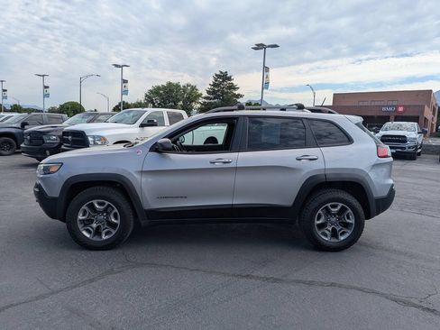 Used 2019 Jeep Cherokee Trailhawk w/ Cold Weather Group AWD/4WD image 8