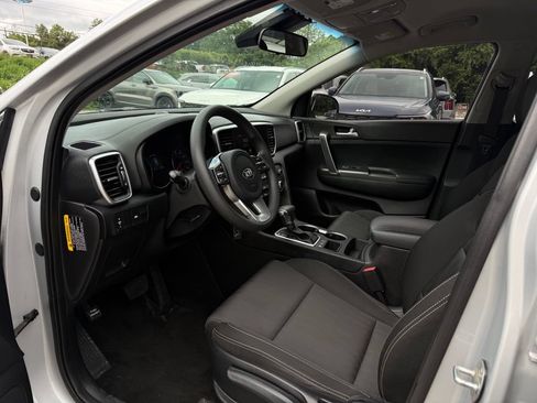 Used 2020 Kia Sportage LX AWD/4WD image 8