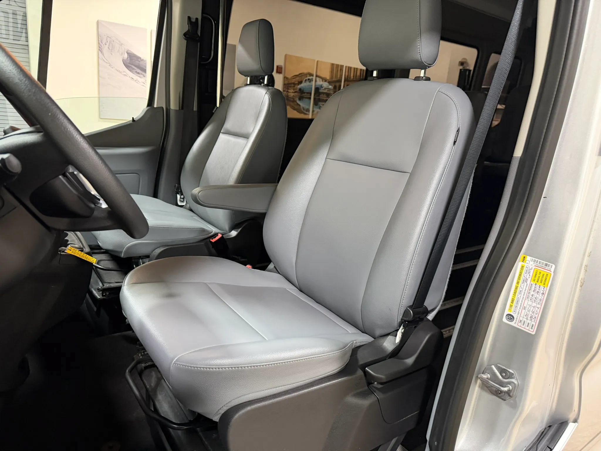 Used 2019 Ford Transit 250 148 Medium Roof RWD image 32