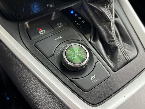 Used 2020 Toyota RAV4 XSE image 35