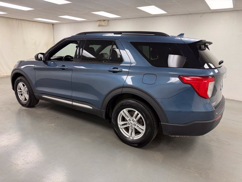 Used 2020 Ford Explorer XLT w/ Comfort Package AWD/4WD image 3