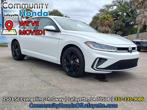 Used 2025 Volkswagen Jetta SE w/ Black Wheel Package FWD image 14