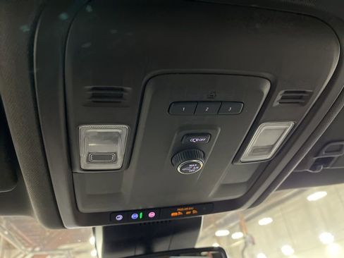 Certified 2023 Chevrolet Suburban LT image 15