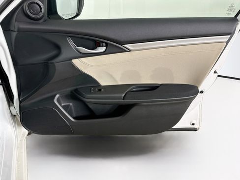 Used 2018 Honda Civic EX image 31