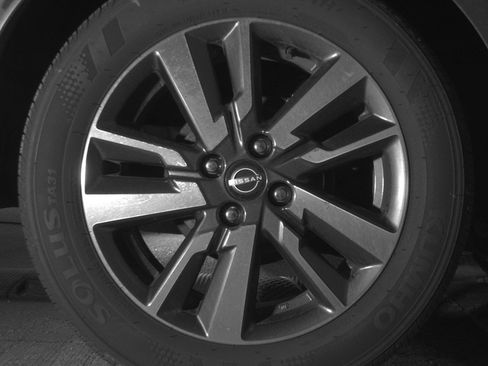 Used 2025 Nissan Versa SV image 15