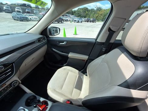Used 2020 Ford Escape Titanium FWD image 23