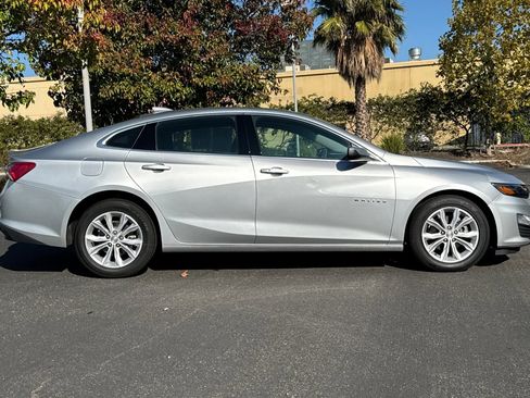 Used 2022 Chevrolet Malibu LT image 3