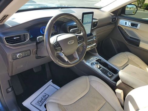 Used 2020 Ford Explorer Platinum w/ Premium Technology Package image 31
