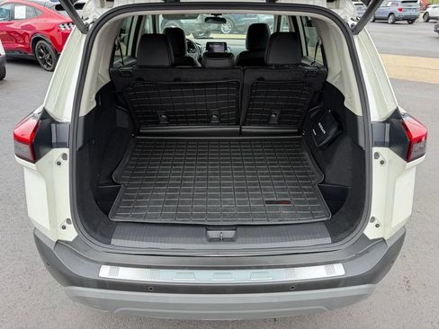 Used 2023 Nissan Rogue SV w/ SV Premium Package AWD/4WD image 32