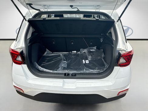 New 2026 Hyundai Venue SEL FWD image 18