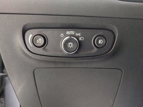 Used 2022 Buick Encore GX Preferred w/ Cold Weather Comfort Package AWD/4WD image 18