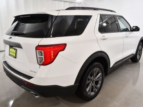 Used 2024 Ford Explorer XLT w/ Equipment Group 202A AWD/4WD image 11