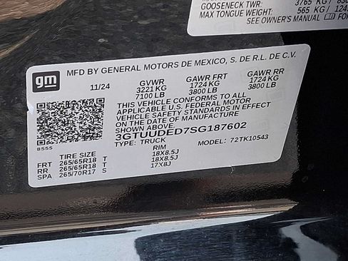 Used 2025 GMC Sierra 1500 SLT AWD/4WD image 27