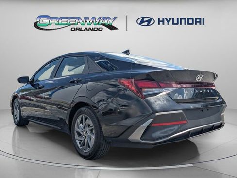 Used 2024 Hyundai Elantra SEL image 5
