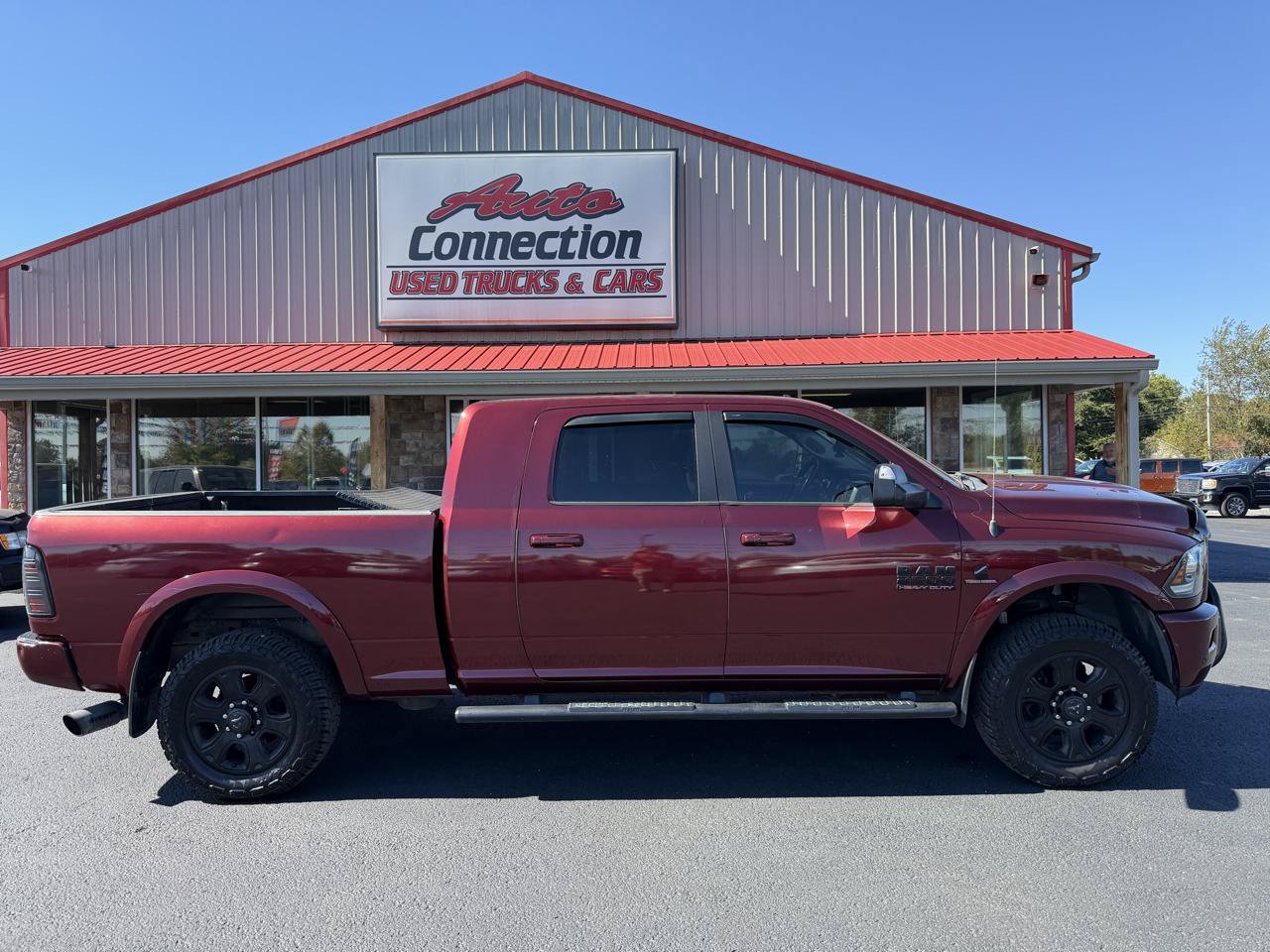Used 2017 RAM 2500 Laramie w/ Sport Appearance Group AWD/4WD image 3