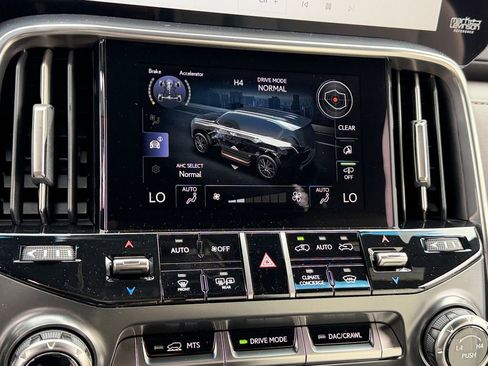 New 2026 Lexus LX 600 4WD w/ Luxury Package image 22