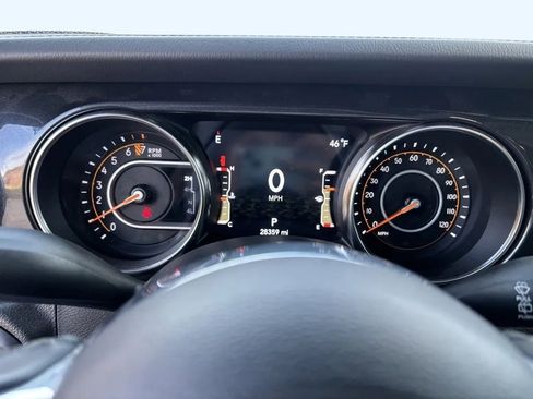 Used 2023 Jeep Wrangler Altitude image 13