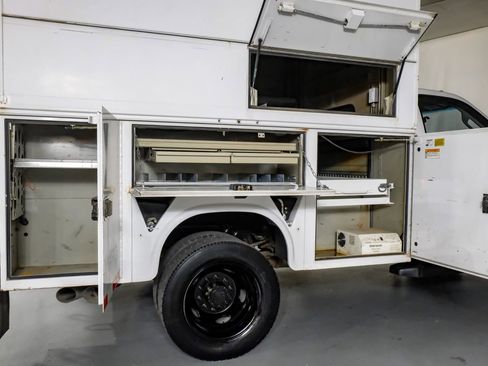 Used 2012 Ford F550 2WD Regular Cab Super Duty w/ Payload Upgrade Pkg image 23