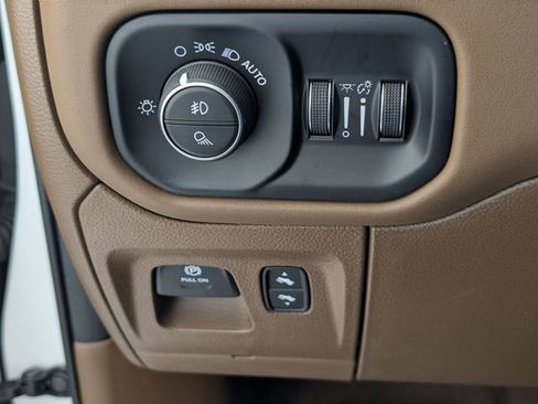 Certified 2024 RAM 1500 Limited image 16