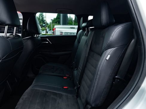 Used 2022 Mitsubishi Outlander SE FWD image 19