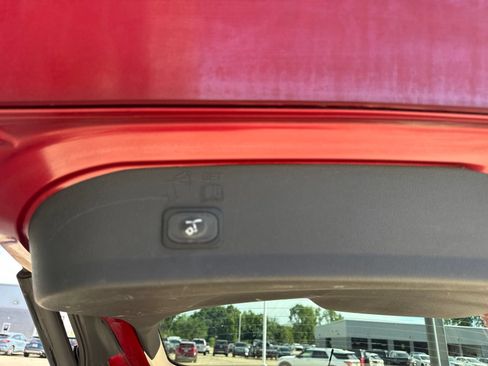 Certified 2017 Ford Escape SE w/ SE Leather Comfort Package AWD/4WD image 36