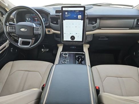 Used 2023 Ford Expedition Platinum image 11