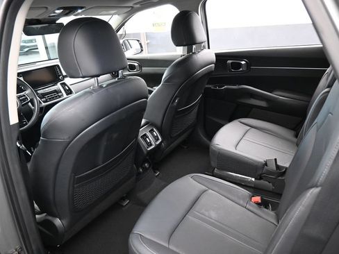 Used 2023 Kia Sorento EX w/ Panoramic Sunroof Package FWD image 37