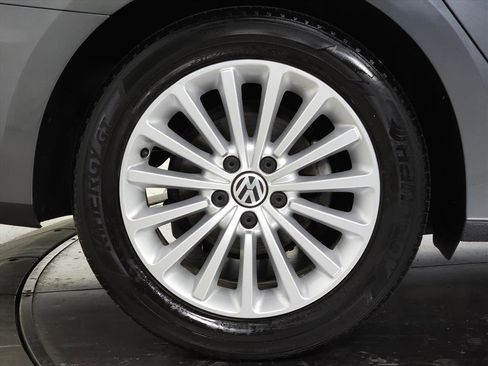 Used 2017 Volkswagen Passat 1.8T SE image 11
