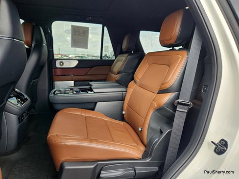 Used 2023 Lincoln Navigator Reserve image 57