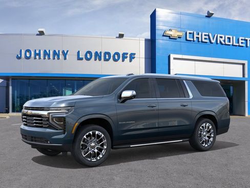 New 2026 Chevrolet Suburban Premier w/ Sun And Tow Package AWD/4WD image 2