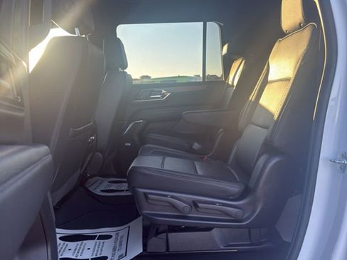 Used 2025 GMC Yukon XL Denali image 12