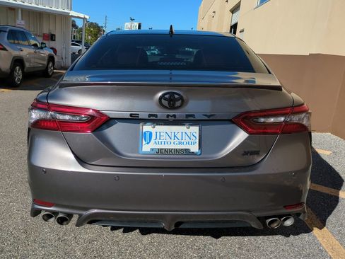 Used 2022 Toyota Camry XSE image 5