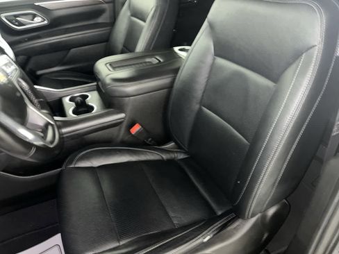 Used 2023 Chevrolet Suburban LS image 7