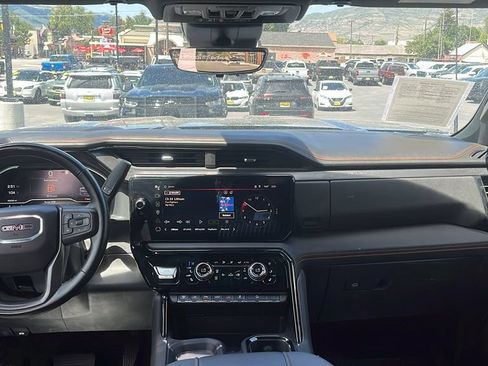 Used 2024 GMC Sierra 2500 AT4 w/ AT4 Premium Plus Package AWD/4WD image 22