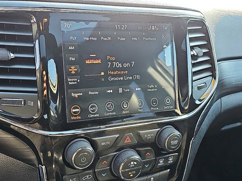 Used 2020 Jeep Grand Cherokee Altitude image 19