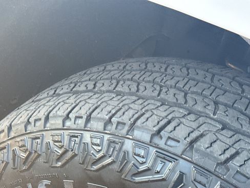 Used 2024 Chevrolet Silverado 1500 LT image 11