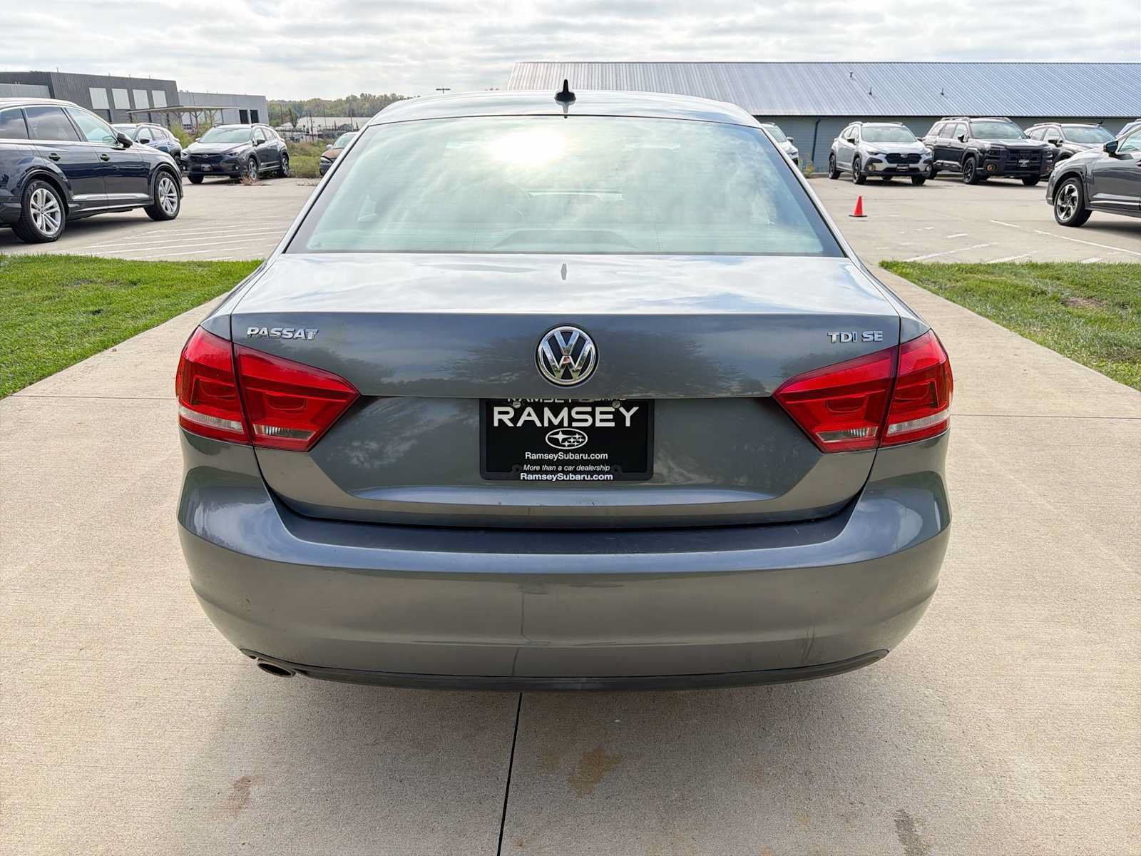 Used 2015 Volkswagen Passat TDI SE FWD image 5