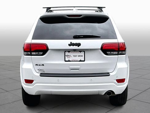 Used 2022 Jeep Grand Cherokee Laredo X image 4
