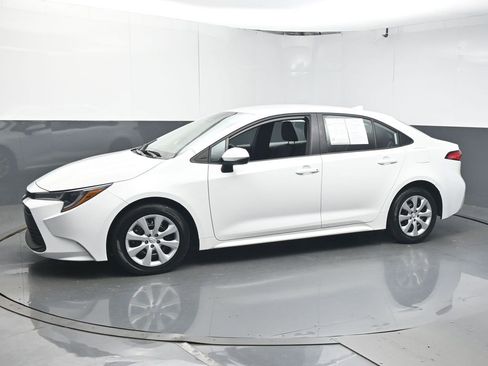 Used 2024 Toyota Corolla LE image 4