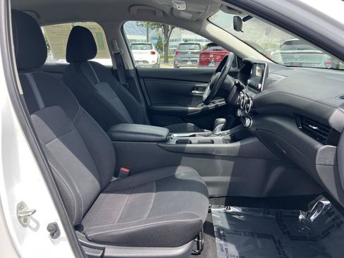 Used 2022 Nissan Sentra SV FWD image 17