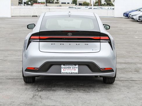 New 2026 Toyota Prius LE image 8