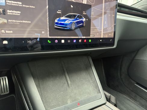 Used 2024 Tesla Model S AWD/4WD image 17