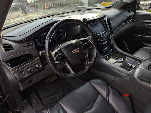Used 2020 Cadillac Escalade Platinum AWD/4WD image 13