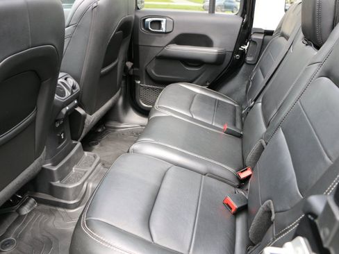 Used 2022 Jeep Wrangler Unlimited Sahara AWD/4WD image 24