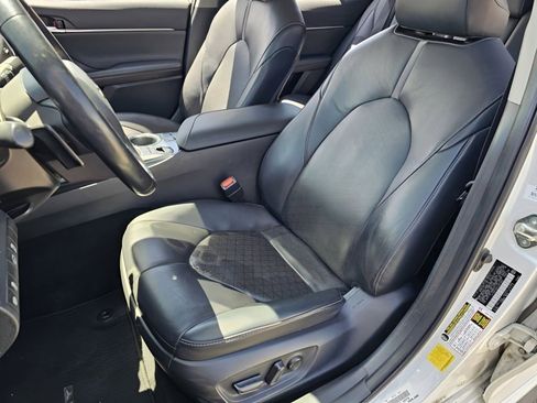 Used 2020 Toyota Camry XSE image 27